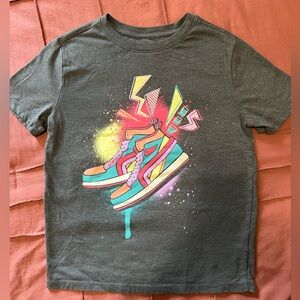 Cat & Jack Size 8 T-Shirt - Gray with Colorful Sneaker Graphic